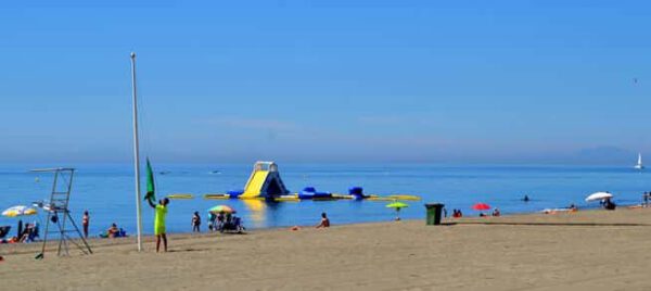 Peon de limpieza playas Villajoyosa